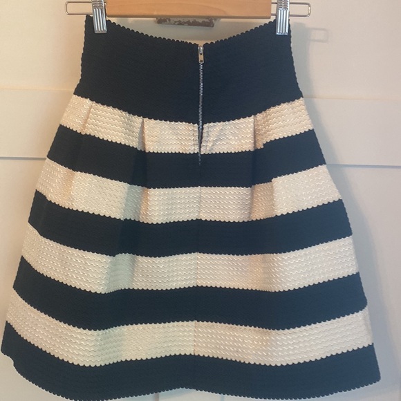 Christian Dior skirt size small - Picture 4 of 5